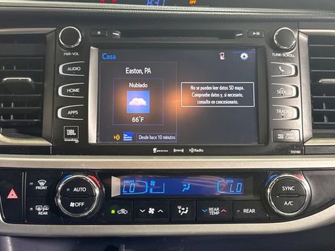 Used 2017 Toyota Highlander Limited AWD/4WD image 30