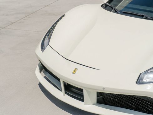Used 2018 Ferrari 488 GTB RWD image 23