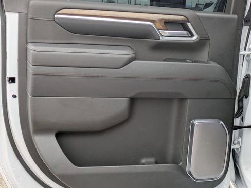 Used 2025 Chevrolet Silverado 2500 High Country w/ High Country Premium Package image 15