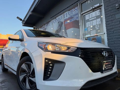 Used 2017 Hyundai Ioniq SEL image 1