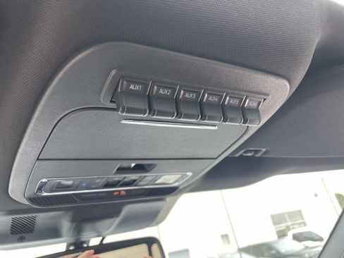 Used 2025 Ford F150 Raptor AWD/4WD image 32