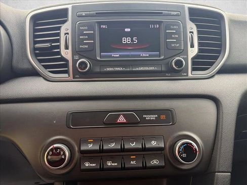 Used 2017 Kia Sportage LX image 18