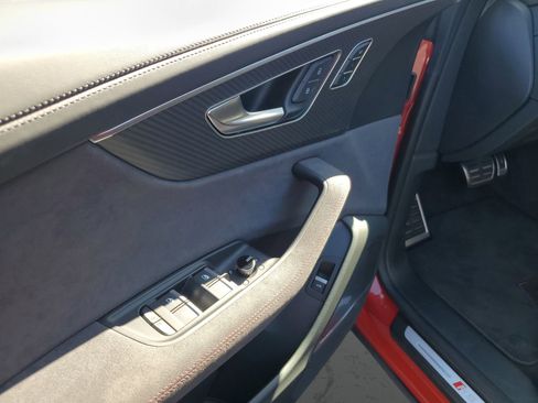 New 2025 Audi RS Q8 performance image 23