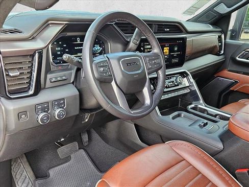 Used 2024 GMC Sierra 2500 Denali Ultimate AWD/4WD image 10