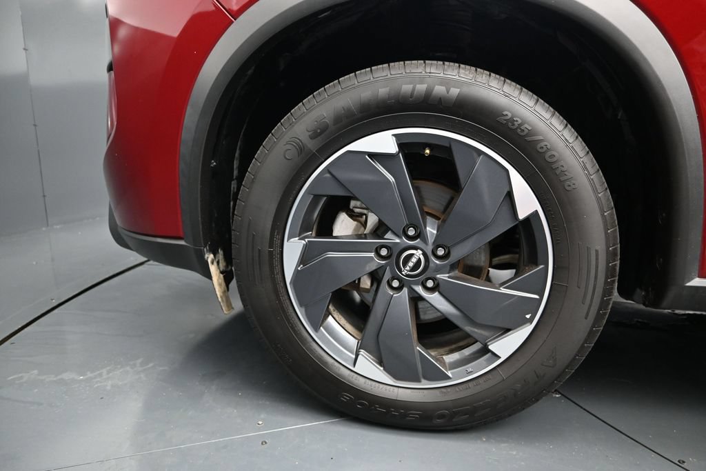 Used 2025 Nissan Rogue SV AWD/4WD image 18