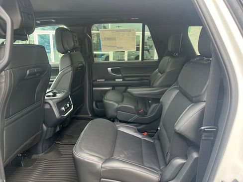 New 2026 Ford Expedition Max Platinum w/ Stealth Appearance Package AWD/4WD image 5
