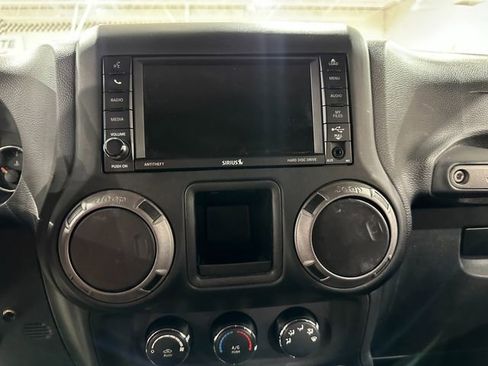 Used 2016 Jeep Wrangler Unlimited Sport image 15