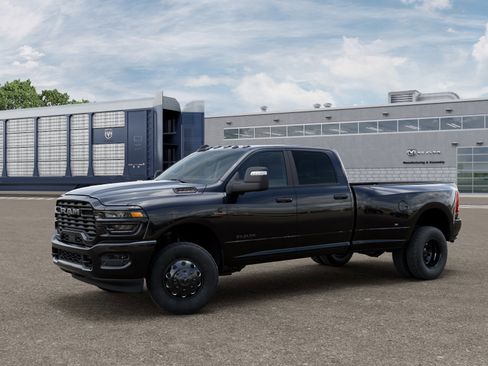 New 2026 RAM 3500 Big Horn AWD/4WD image 4