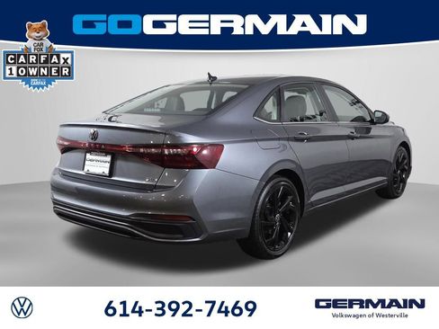 Certified 2025 Volkswagen Jetta SE w/ Sunroof Package FWD image 9