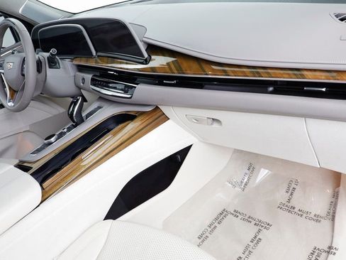 Used 2024 Cadillac Escalade Sport Platinum w/ LPO, ONYX Package image 25