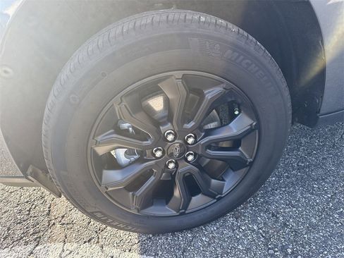 Used 2024 Ford Maverick Lariat w/ Black Appearance Package image 11