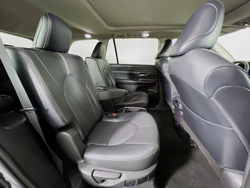 Used 2024 Toyota Grand Highlander Platinum image 29