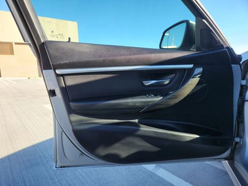 Used 2018 BMW 330e image 38