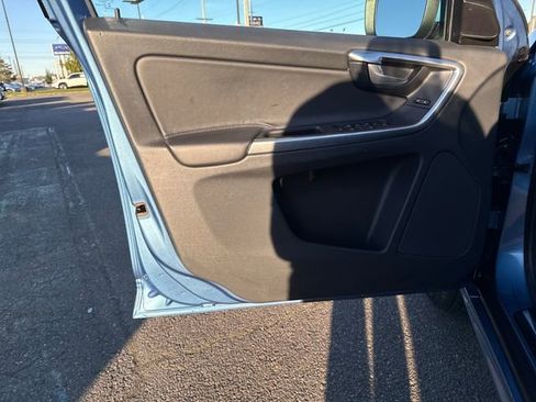 Used 2015 Volvo XC60 T5 image 17