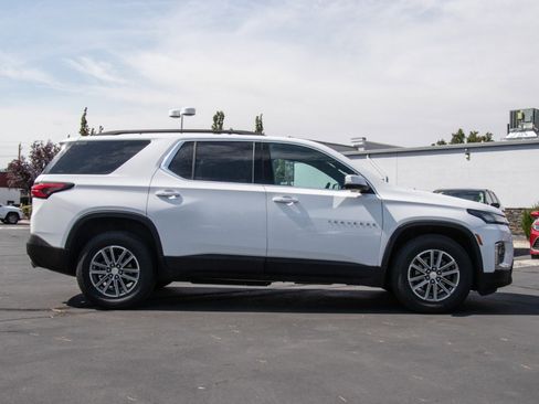 Used 2023 Chevrolet Traverse LT image 8