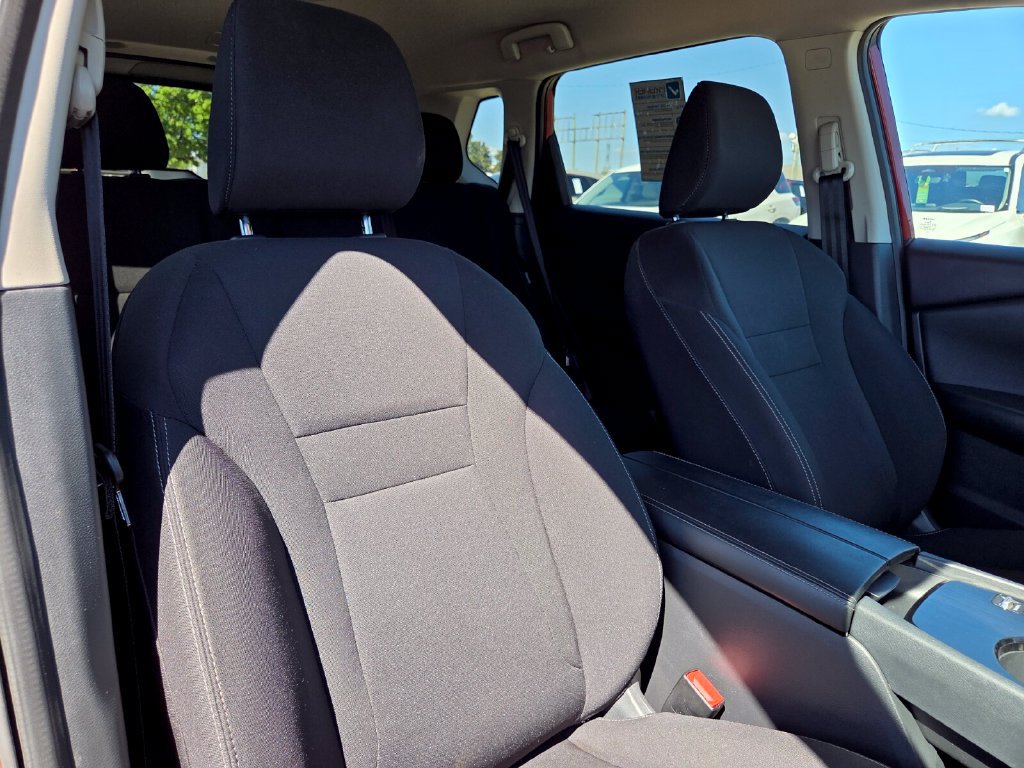 Used 2026 Nissan Rogue S FWD image 28