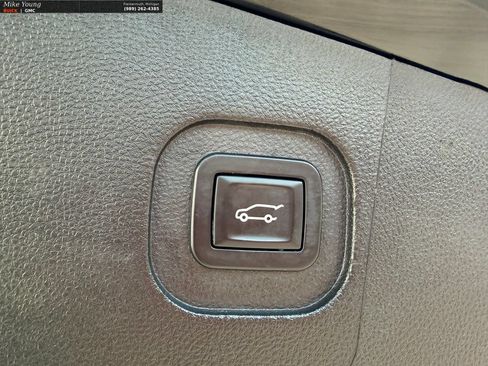 Certified 2017 GMC Terrain SLT w/ Open Road Package FWD image 11