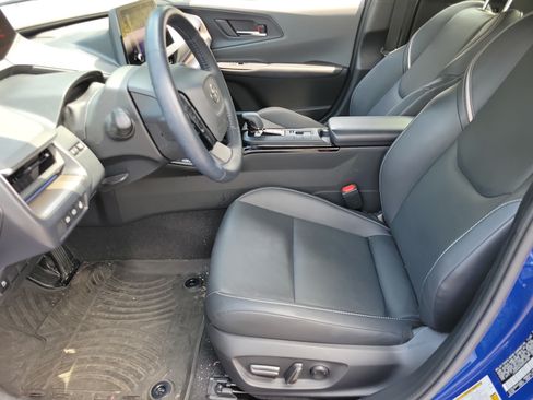 Used 2024 Toyota Prius XLE FWD image 5