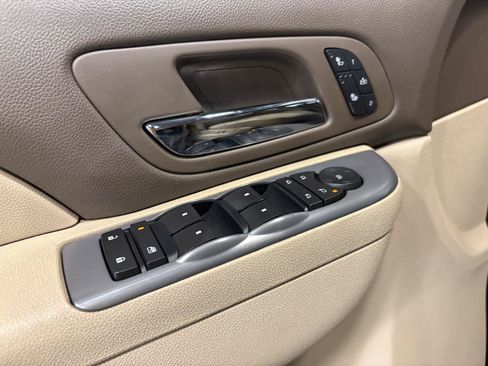 Used 2010 Chevrolet Tahoe LT w/ Luxury Package AWD/4WD image 9