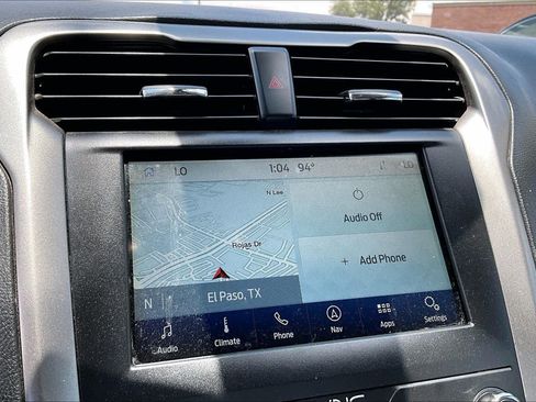 Used 2020 Ford Fusion SE FWD image 31