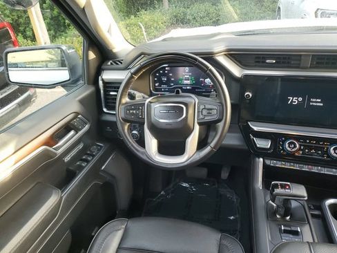Used 2025 GMC Sierra 1500 Denali AWD/4WD image 13