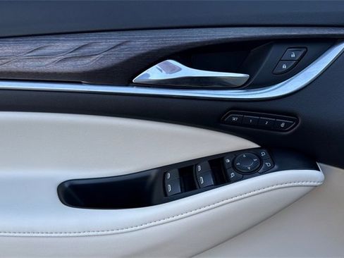 Used 2023 Buick Enclave Avenir w/ Avenir Technology Package image 11