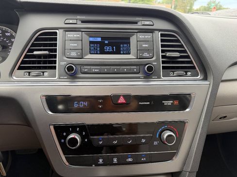 Used 2015 Hyundai Sonata SE FWD image 10