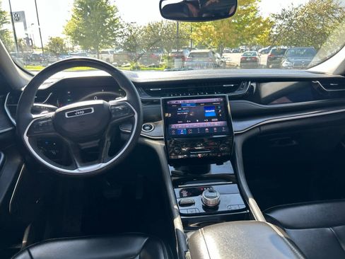 Used 2023 Jeep Grand Cherokee 4WD 4xe image 17