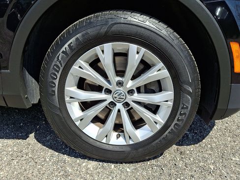 Used 2019 Volkswagen Tiguan SE w/ Panoramic Sunroof Package AWD/4WD image 8