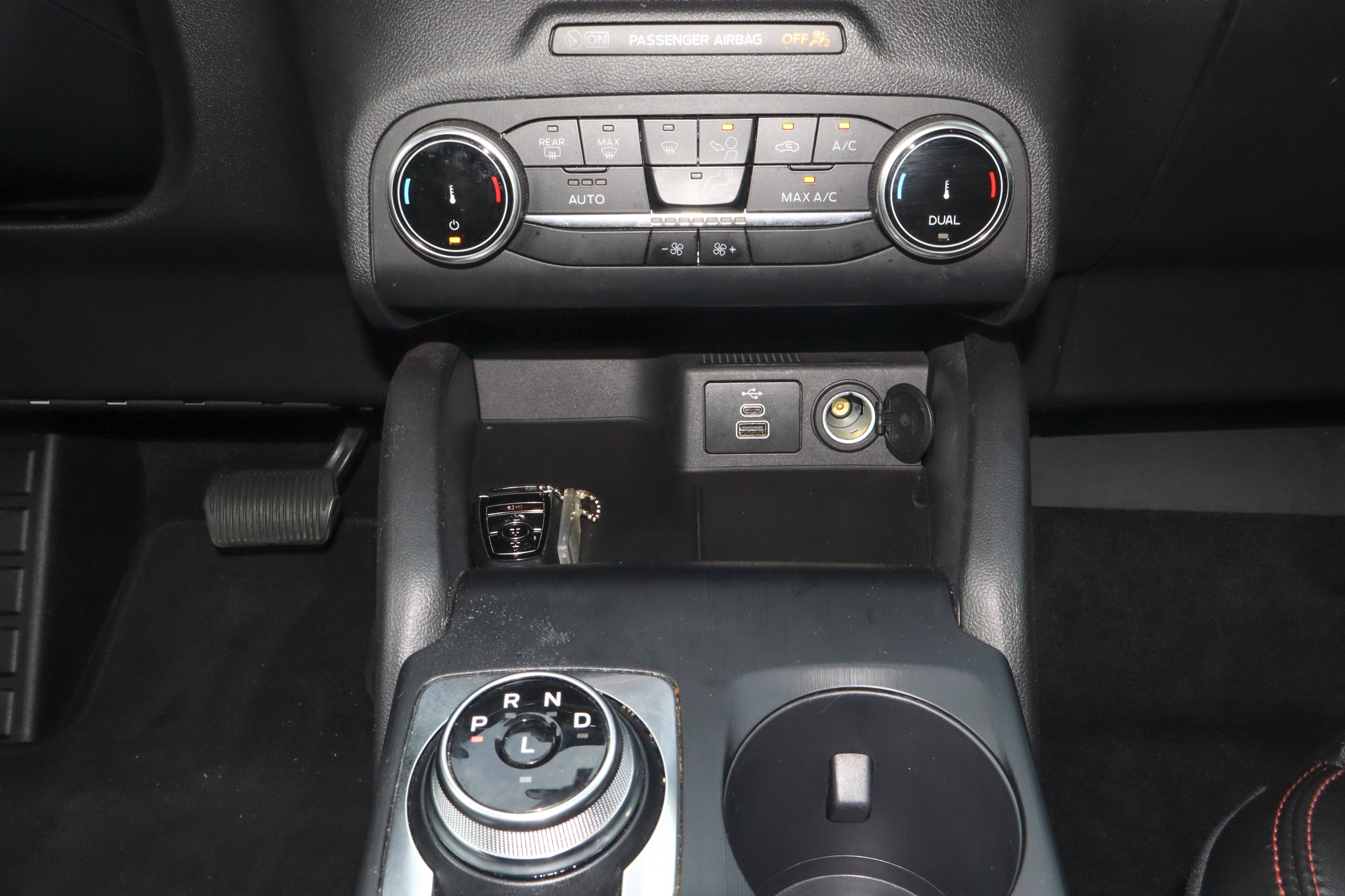 Used 2025 Ford Escape ST-Line FWD image 11