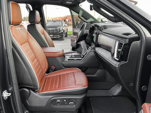 Used 2025 GMC Sierra 2500 Denali Ultimate image 25