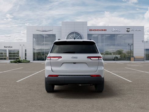 New 2026 Jeep Grand Cherokee L Limited RWD image 7