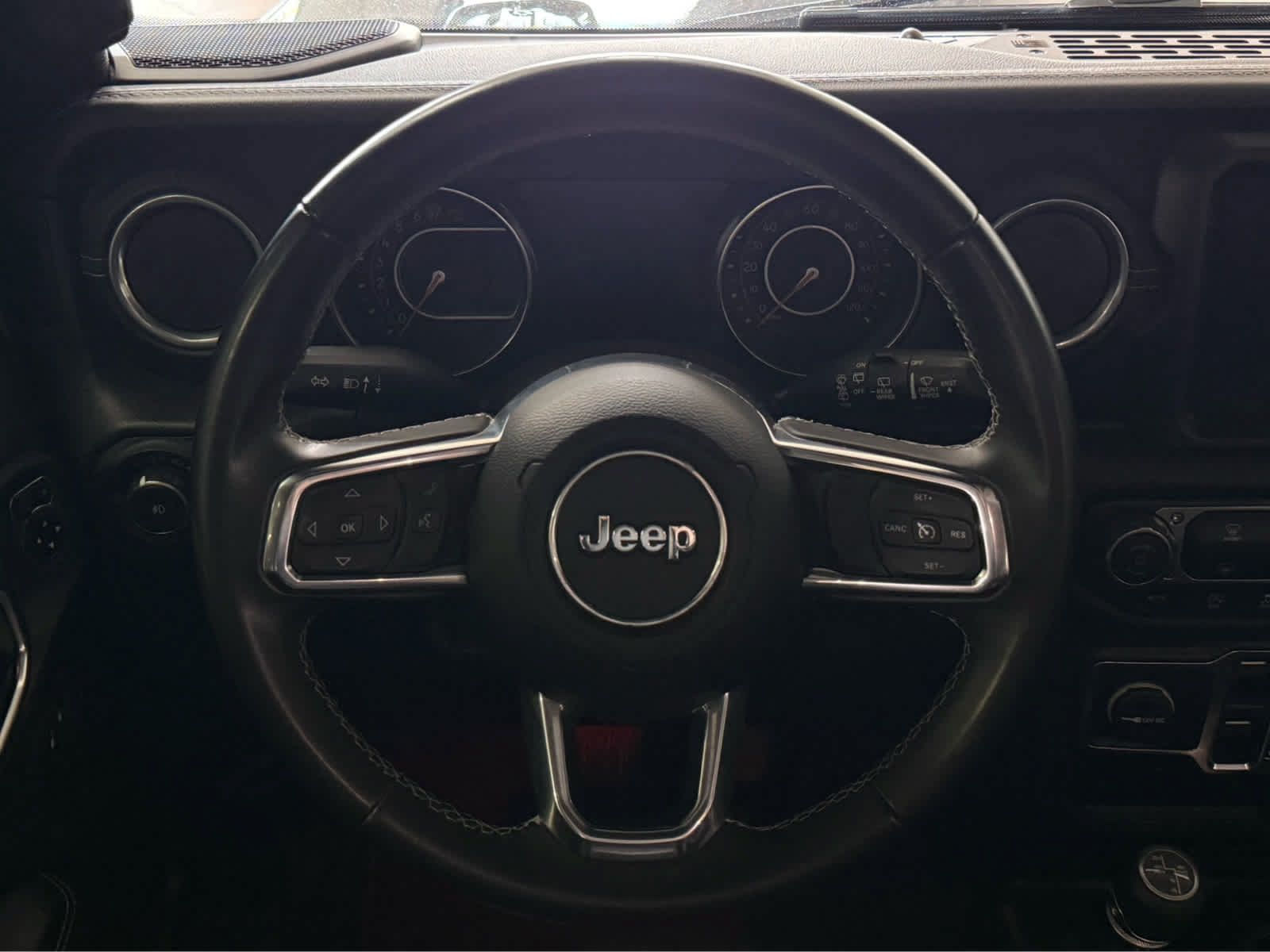 Used 2018 Jeep Wrangler Unlimited Sahara w/ Quick Order Package 24M Moab AWD/4WD image 17
