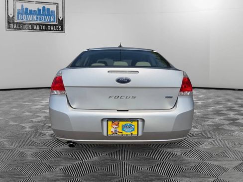 Used 2010 Ford Focus SEL FWD image 7