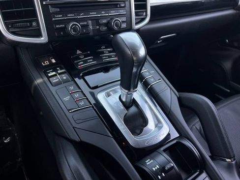 Used 2016 Porsche Cayenne AWD/4WD image 26