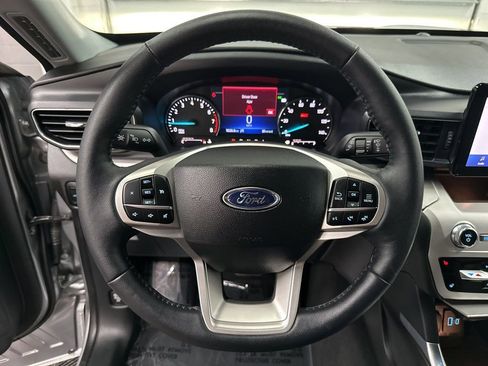 Used 2024 Ford Explorer XLT w/ Equipment Group 202A image 16