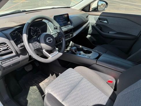 Certified 2022 Nissan Rogue SV w/ SV Premium Package FWD image 11