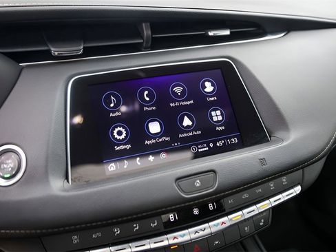 Used 2021 Cadillac XT4 Premium Luxury image 16