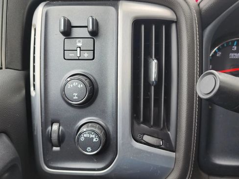 Used 2019 GMC Sierra 2500 SLE w/ Suspension Package, Off-Road AWD/4WD image 25