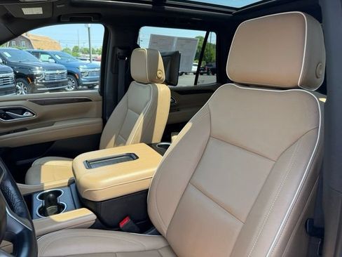 Used 2023 Chevrolet Tahoe Premier w/ Advanced Technology Package AWD/4WD image 20