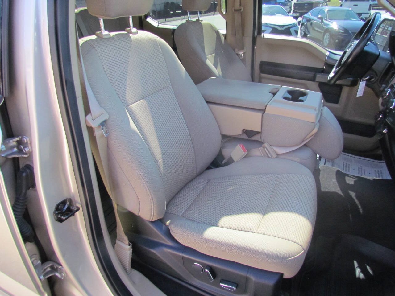 Used 2018 Ford F150 XLT w/ Equipment Group 302A Luxury AWD/4WD image 17