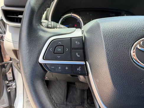 Used 2023 Toyota Highlander XLE FWD image 28