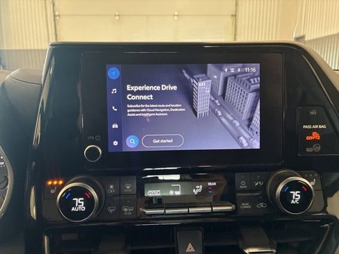 Used 2023 Toyota Highlander XLE image 20