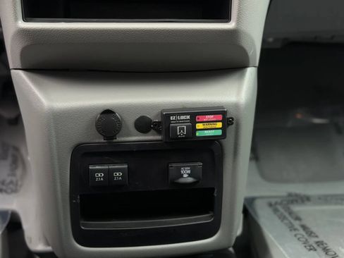 Used 2019 Toyota Sienna XLE w/ XLE Navigation Package FWD image 42