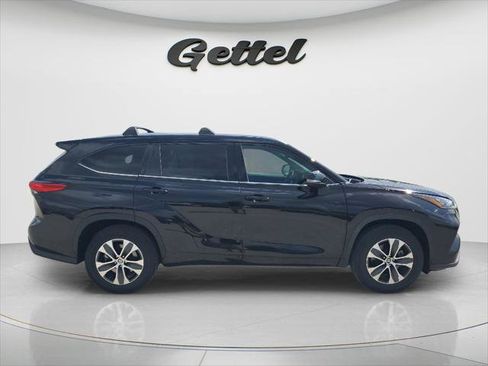 Certified 2020 Toyota Highlander XLE FWD image 4