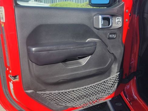 Used 2019 Jeep Wrangler Sport image 14