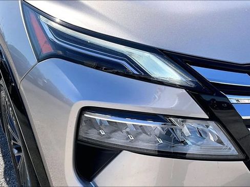 Certified 2025 Nissan Rogue Platinum AWD/4WD image 32