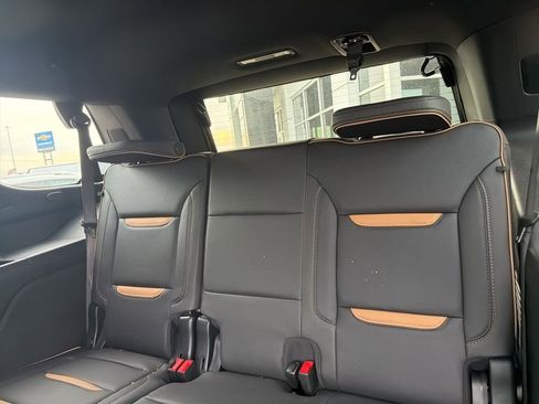 Used 2024 GMC Yukon AT4 w/ Technology Package AWD/4WD image 14