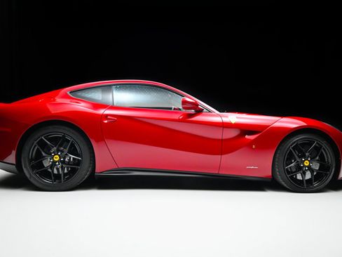 Used 2015 Ferrari F12 Berlinetta image 27