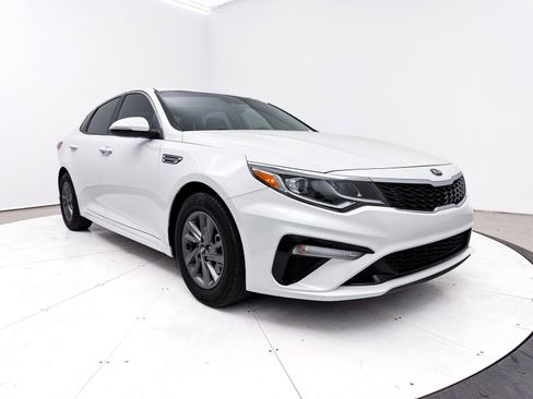 Used 2020 Kia Optima LX image 10